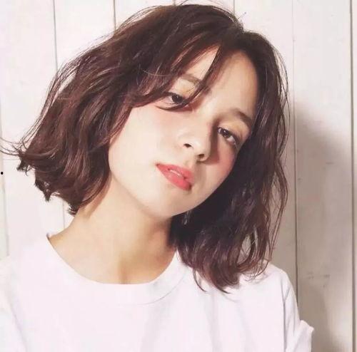 短发女神吃瓜,短发女神的瓜田奇遇记