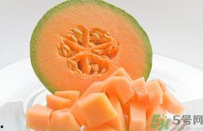 哈密瓜苦了可以吃吗,哈密瓜苦了还能吃吗？揭秘苦哈密瓜的食用之谜