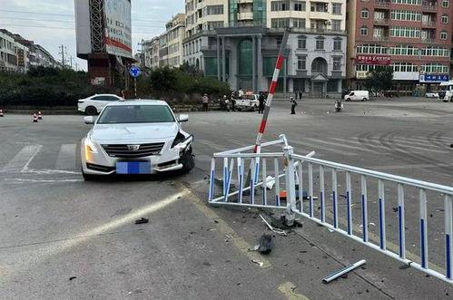 吃瓜自己变成瓜撞护栏,意外成瓜撞护栏的惊险瞬间