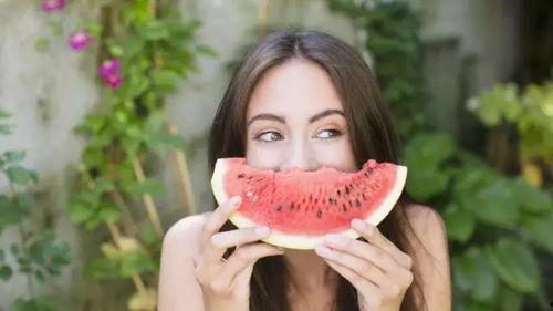 夏天吃瓜网名,揭秘夏天吃瓜网名的魅力与趣味
