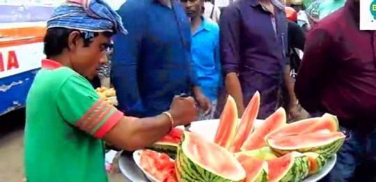 捷克街头吃瓜爆料