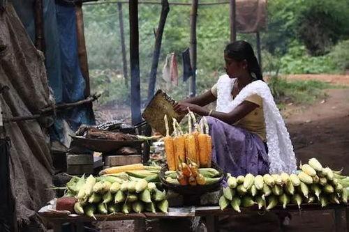 捷克街头吃瓜爆料