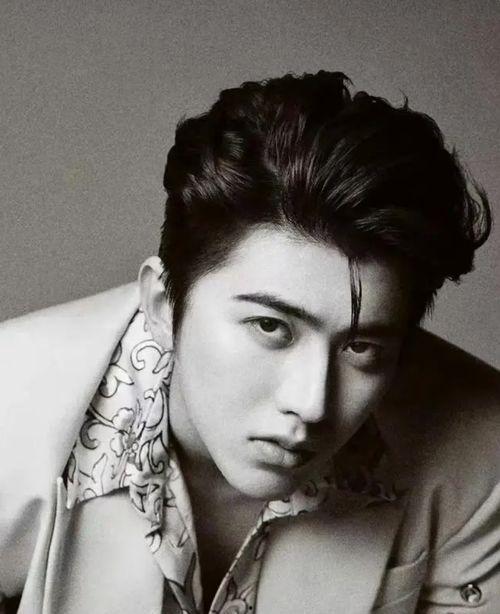 安利蔡徐坤吃瓜