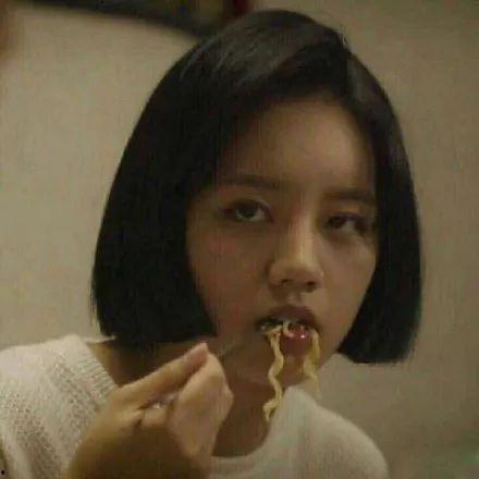 吃瓜女友头像,揭秘网红吃瓜头像背后的故事