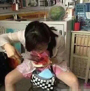 吃瓜女友头像,揭秘网红吃瓜头像背后的故事