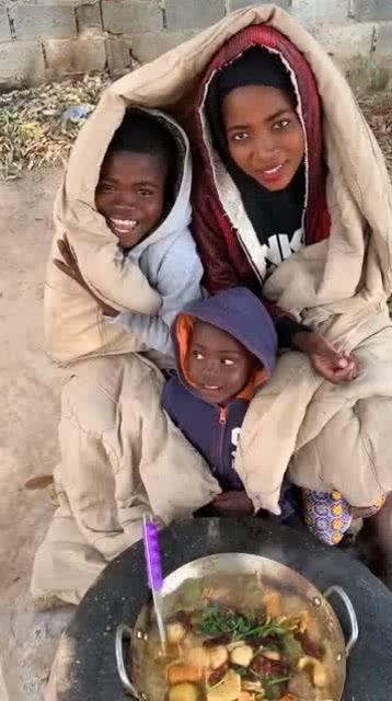 裹着被子吃瓜,裹被吃瓜的惬意时光